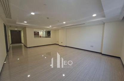 Apartment - 1 Bedroom - 2 Bathrooms for rent in East Porto Drive - Porto Arabia - The Pearl Island - Doha