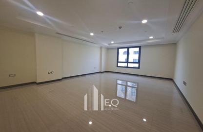 Apartment - 1 Bedroom - 2 Bathrooms for rent in East Porto Drive - Porto Arabia - The Pearl Island - Doha