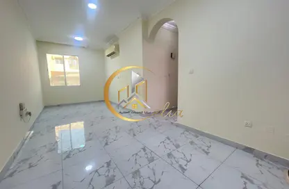 شقة - 3 غرف نوم - 2 حمامات للايجار في شارع المطار القديم - طريق المطار القديم - الدوحة