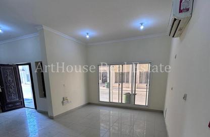 Villa - 5 Bedrooms - 6 Bathrooms for rent in Izghawa - Izghawa - Doha