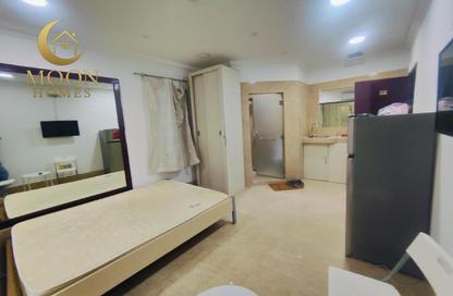 Apartment - Studio - 1 Bathroom for rent in Umm Ghwailina Comm - Umm Ghuwalina - Umm Ghuwailina - Doha