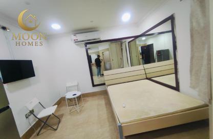 Apartment - Studio - 1 Bathroom for rent in Umm Ghwailina Comm - Umm Ghuwalina - Umm Ghuwailina - Doha