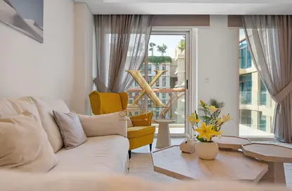 Apartment - 1 Bedroom - 2 Bathrooms for sale in Crystal Residence - Gewan Island - The Pearl Island - Doha