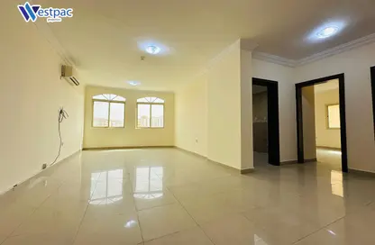 Apartment - 2 Bedrooms - 1 Bathroom for rent in Al Sadd Tourist Apartments - Al Sadd - Doha