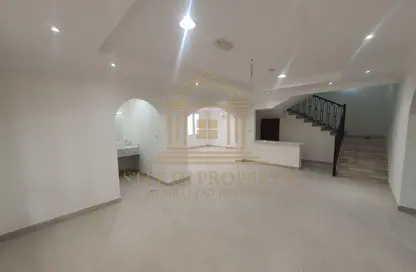 فيلا - 5 غرف نوم - 6 حمامات للايجار في وادي المرخ - مريخ - المريخ - الدوحة