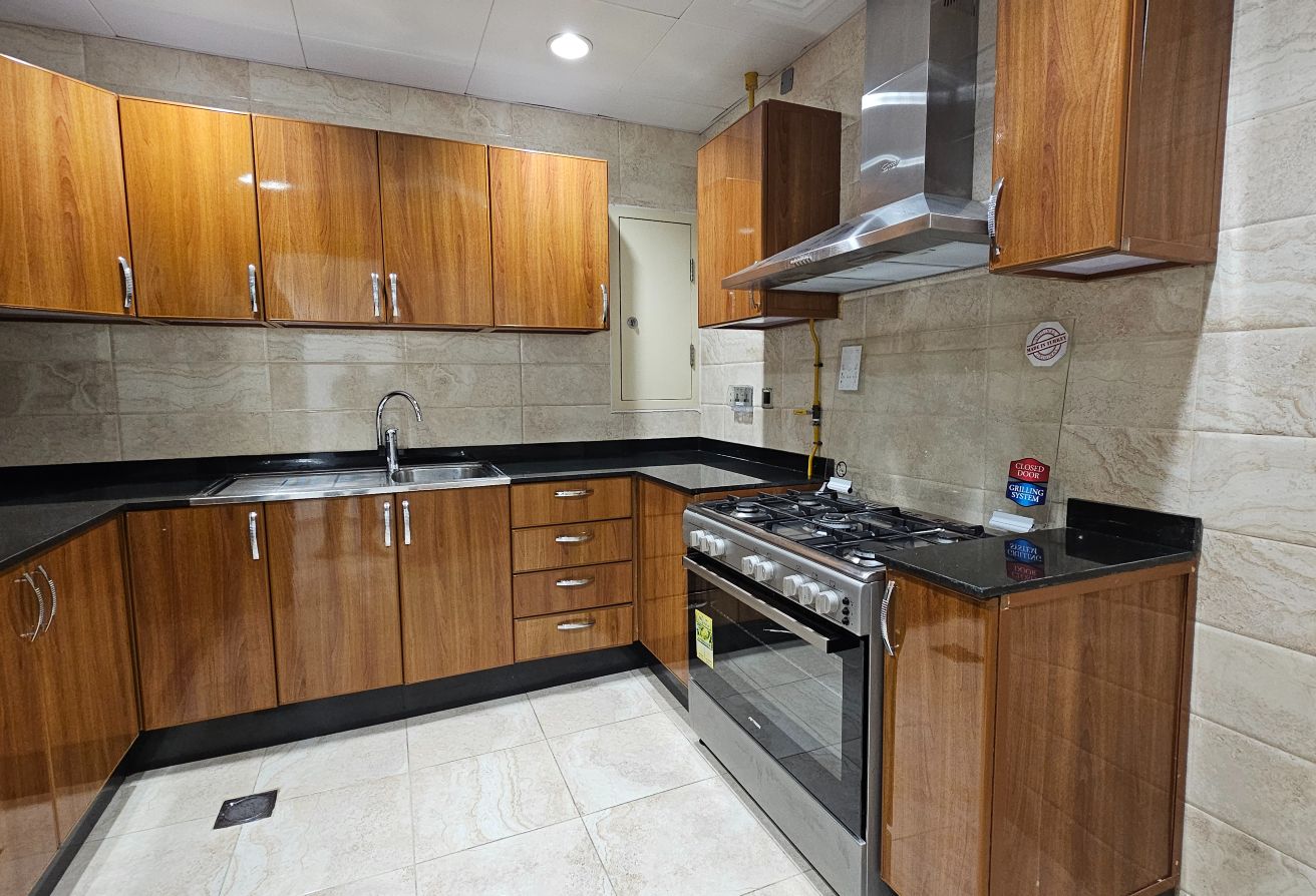 Spacious 2-Bedroom Semi-Furnished Apartment | Lusa thumbnail 9