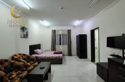 Apartment - Studio - 1 Bathroom for rent in Umm Ghuwailina 4 - Umm Ghuwailina - Doha