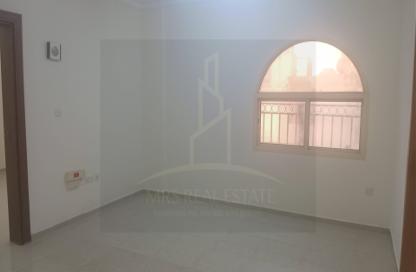 Apartment - 1 Bedroom - 2 Bathrooms for rent in Salaja Street - Doha Al Jadeed - Doha