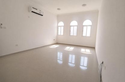 Villa - 5 - 5 for rent in Souk Al gharaffa - Al Gharrafa - Doha Villa - 5 - 5 for rent in Souk Al gharaffa - Al Gharrafa - Doha