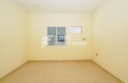 Labor Camp - Studio - 7+ Bathrooms for rent in Umm Salal Mahammad - Umm Salal City - Doha
