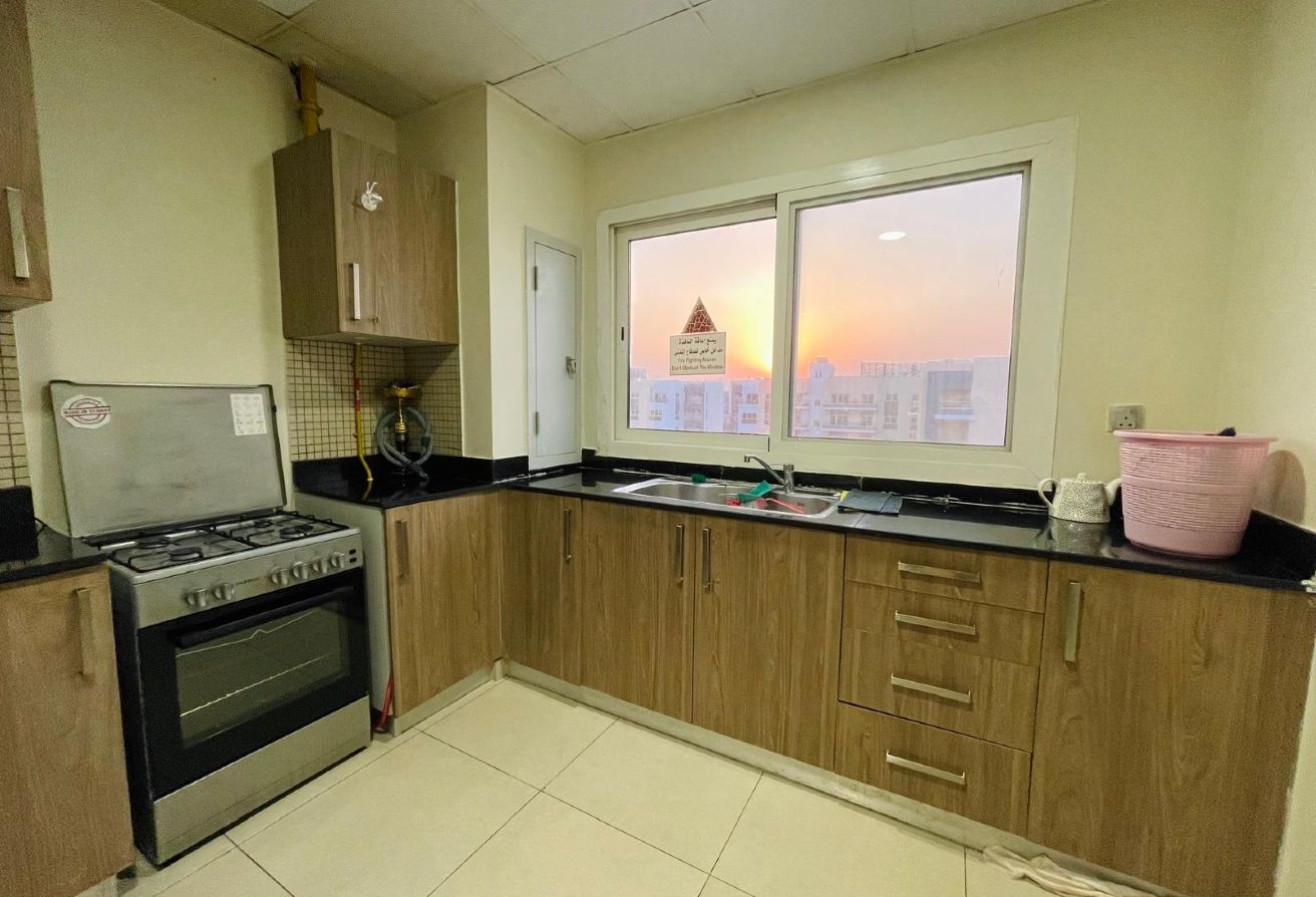 ELEGANT FF 2BHK HUGE BALCONY SPACIOUS APARTMENT thumbnail 9
