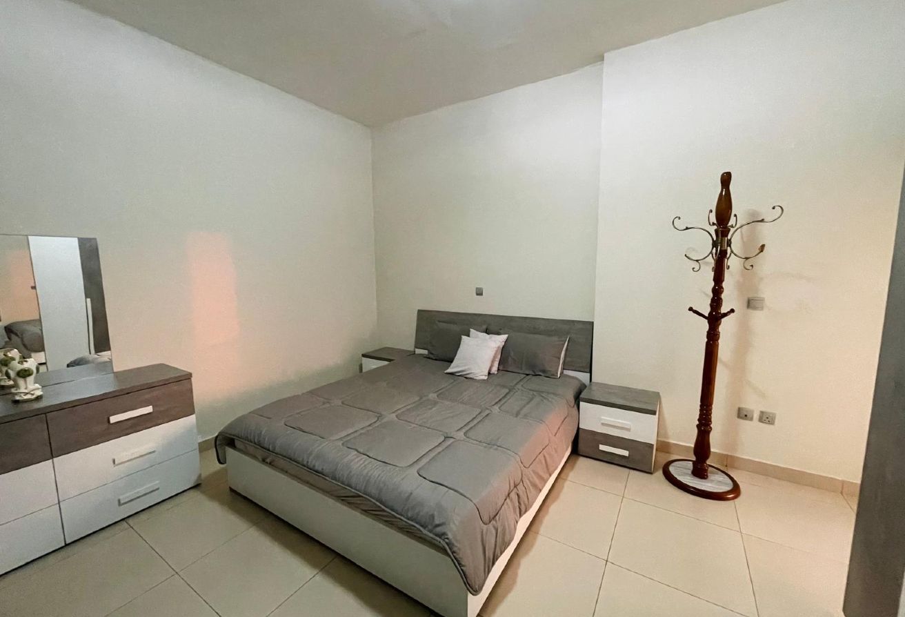 ELEGANT FF 2BHK HUGE BALCONY SPACIOUS APARTMENT thumbnail 5