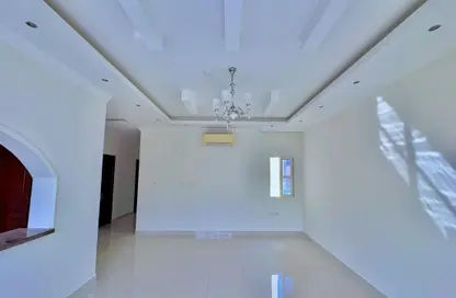 Apartment - 3 Bedrooms - 3 Bathrooms for rent in Al Mansoura - Al Mansoura - Doha