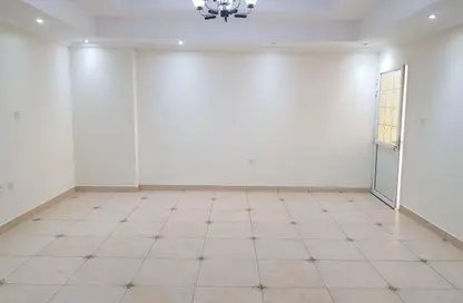 Apartment - 2 Bedrooms - 2 Bathrooms for rent in Al Nasr Street - Al Nasr - Doha