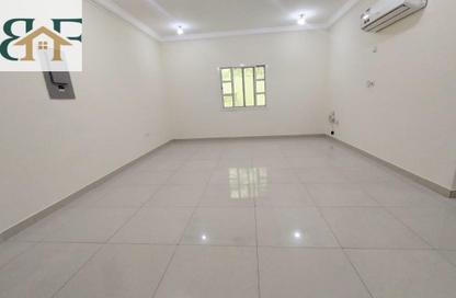 Apartment - 3 Bedrooms - 2 Bathrooms for rent in Bin Omran - Fereej Bin Omran - Doha