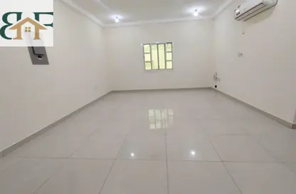 Apartment - 3 Bedrooms - 2 Bathrooms for rent in Bin Omran - Fereej Bin Omran - Doha