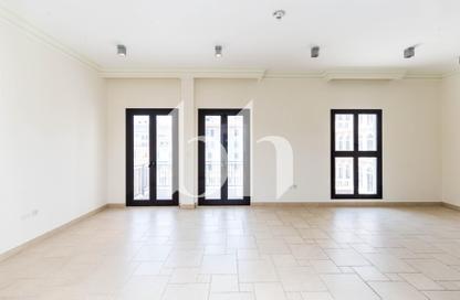 Apartment - 2 Bedrooms - 3 Bathrooms for rent in Gondola - Qanat Quartier - The Pearl Island - Doha