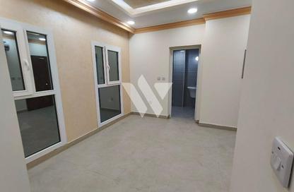 Apartment - 1 Bedroom - 2 Bathrooms for rent in Umm Ghwailina Comm - Umm Ghuwalina - Umm Ghuwailina - Doha