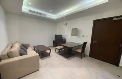Apartment - 2 Bedrooms - 2 Bathrooms for rent in Umm Ghwailina Comm - Umm Ghuwalina - Umm Ghuwailina - Doha
