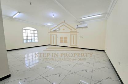 Villa - 5 Bedrooms - 5 Bathrooms for rent in Ain Khalid Gate - Ain Khaled - Doha