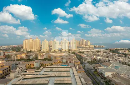 Apartment - 3 Bedrooms - 4 Bathrooms for rent in Tower 23 - Porto Arabia - The Pearl Island - Doha