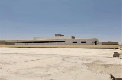 Warehouse - Studio - 2 Bathrooms for rent in East Industrial Street - Birkat Al Awamer - Al Wakra