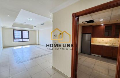 Apartment - 1 Bedroom - 2 Bathrooms for rent in Tower 5 - Porto Arabia - The Pearl Island - Doha