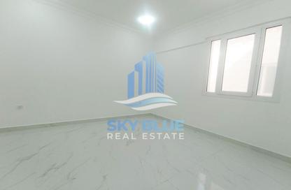 Apartment - 2 Bedrooms - 2 Bathrooms for rent in Bin Omran - Fereej Bin Omran - Doha