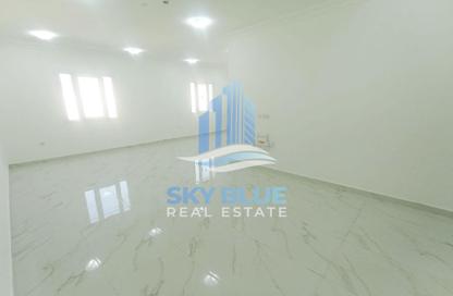 Apartment - 2 Bedrooms - 2 Bathrooms for rent in Bin Omran - Fereej Bin Omran - Doha Apartment - 2 Bedrooms - 2 Bathrooms for rent in Bin Omran - Fereej Bin Omran - Doha