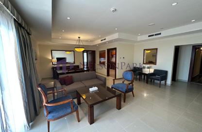 Apartment - 2 Bedrooms - 2 Bathrooms for rent in Tower 27 - Porto Arabia - The Pearl Island - Doha