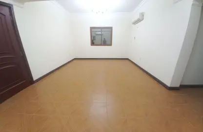 Apartment - 2 Bedrooms - 2 Bathrooms for rent in Anas Street - Fereej Bin Mahmoud North - Fereej Bin Mahmoud - Doha