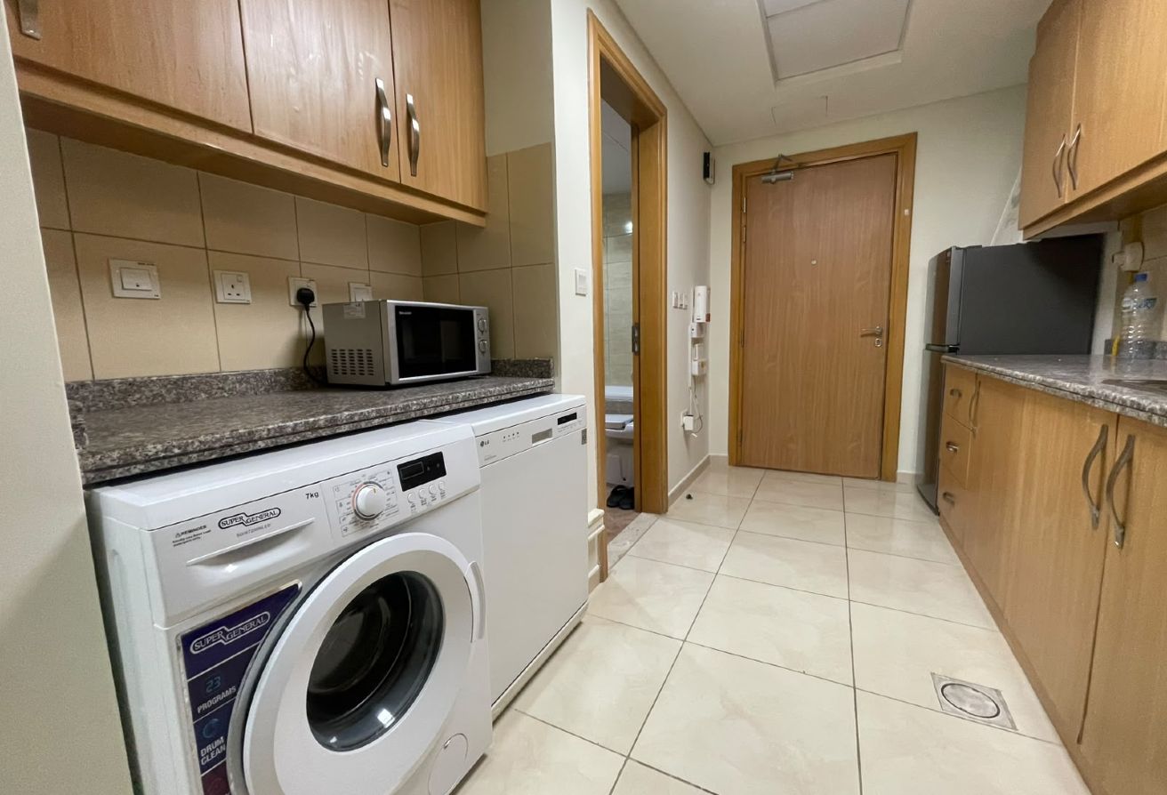 SPACIOUS STUDIO FULLY FURNISHED  @ 4495 WITH BILLS thumbnail 5