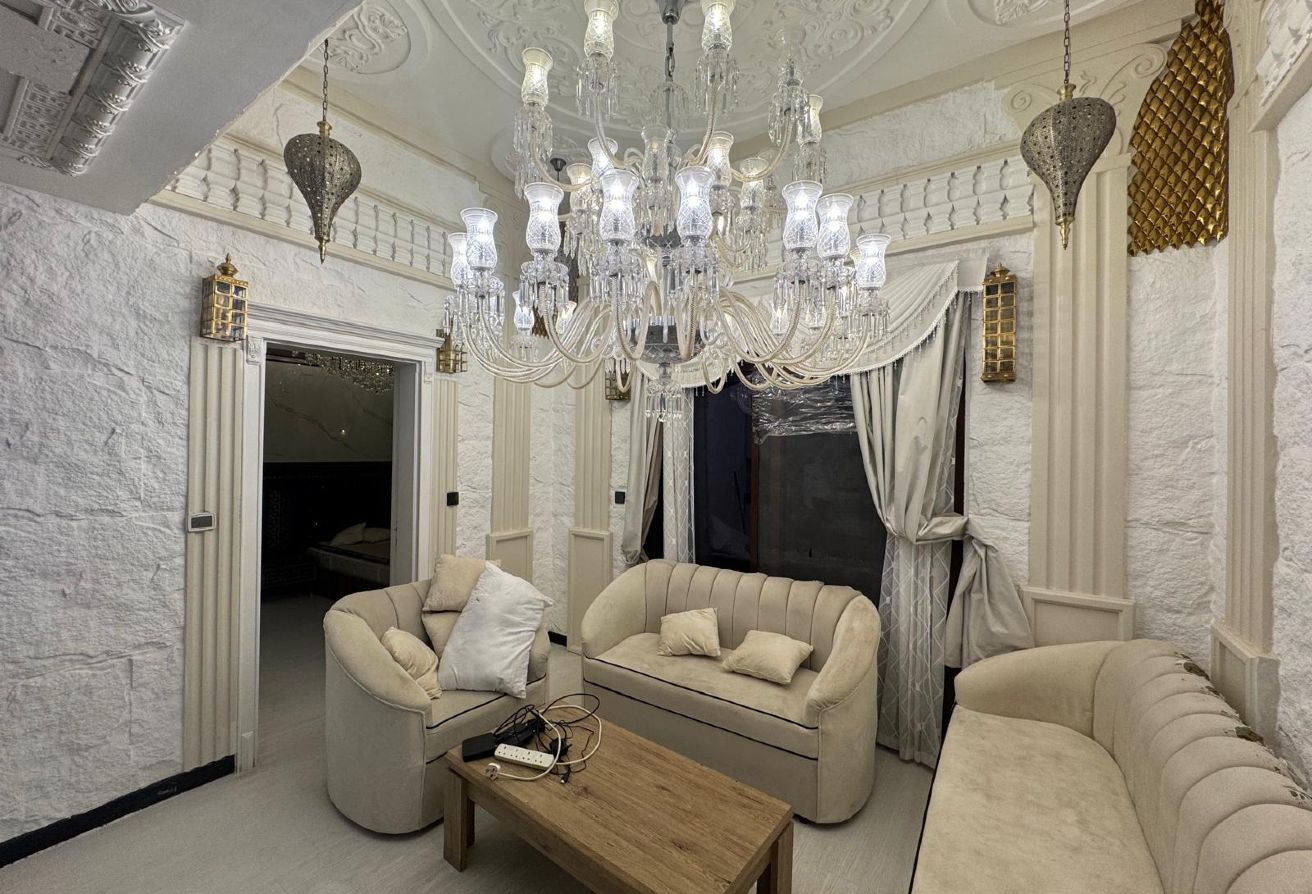 LAVISH FF 2 BEDROOMS APARTMENT @7000 WITH BILLS thumbnail 2