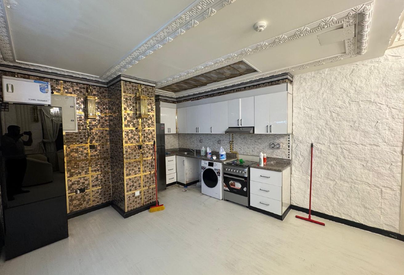 LAVISH FF 2 BEDROOMS APARTMENT @7000 WITH BILLS thumbnail 3