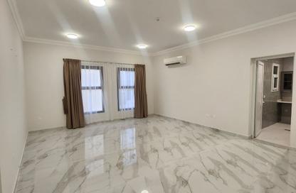 Apartment - 2 Bedrooms - 2 Bathrooms for rent in Fereej Bin Mahmoud - Doha