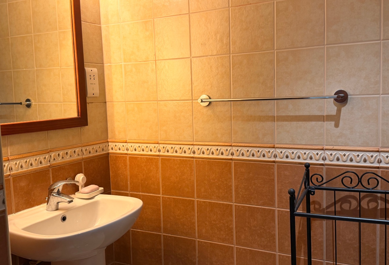 Beautiful 1BR | Porto Arabia | Ready Now thumbnail 17
