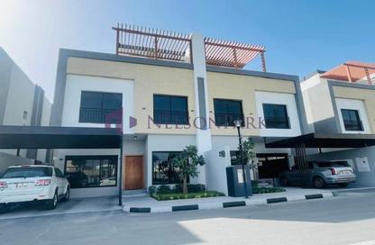 مجمع سكني - 5 غرف نوم - 6 حمامات للايجار في فلل النجمة - جنوب مويثر - منطقة مويثر - الدوحة