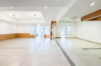Apartment - 3 Bedrooms - 4 Bathrooms for rent in West Porto Drive - Porto Arabia - The Pearl Island - Doha