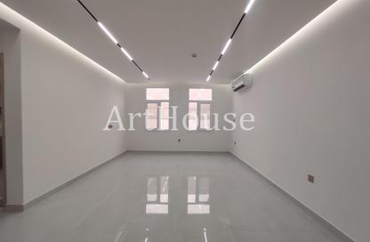 Apartment - 2 Bedrooms - 3 Bathrooms for rent in Fereej Kulaib - Doha