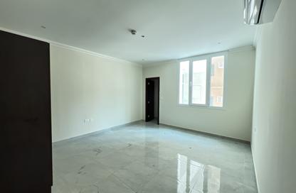 Apartment - 2 Bedrooms - 3 Bathrooms for rent in Al Sadd Road - Al Sadd - Doha Apartment - 2 Bedrooms - 3 Bathrooms for rent in Al Sadd Road - Al Sadd - Doha