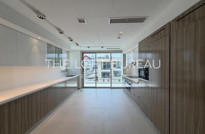 Duplex - 4 Bedrooms - 6 Bathrooms for sale in Crystal Residence - Gewan Island - The Pearl Island - Doha