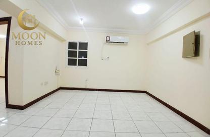 Apartment - 2 - 2 for rent in Al Mansoura - Al Mansoura - Doha