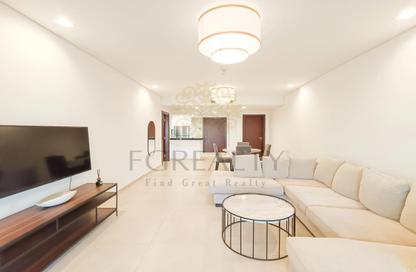 Apartment - 1 Bedroom - 2 Bathrooms for rent in West Porto Drive - Porto Arabia - The Pearl Island - Doha