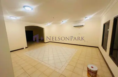 مجمع سكني - 5 غرف نوم - 6 حمامات للايجار في شارع الحضارة - الثمامة - الدوحة