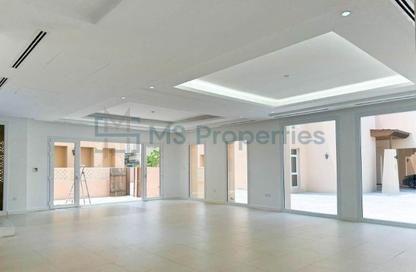 Villa - 4 Bedrooms - 5 Bathrooms for rent in West Bay Lagoon Villas - West Bay Lagoon - West Bay Lagoon - Doha