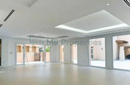 Villa - 4 Bedrooms - 5 Bathrooms for rent in West Bay Lagoon Villas - West Bay Lagoon - West Bay Lagoon - Doha