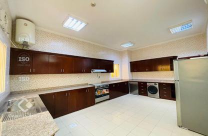 مجمع سكني - 5 غرف نوم - 5 حمامات للايجار في شارع  بو هامو - أبو هامور - الدوحة