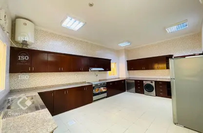 مجمع سكني - 5 غرف نوم - 5 حمامات للايجار في شارع  بو هامو - أبو هامور - الدوحة