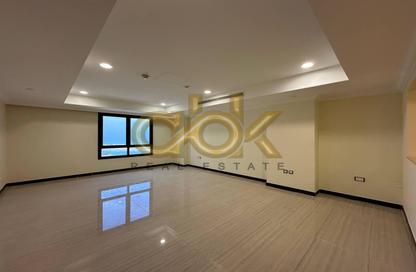 Apartment - 1 Bedroom - 2 Bathrooms for rent in East Porto Drive - Porto Arabia - The Pearl Island - Doha Apartment - 1 Bedroom - 2 Bathrooms for rent in East Porto Drive - Porto Arabia - The Pearl Island - Doha
