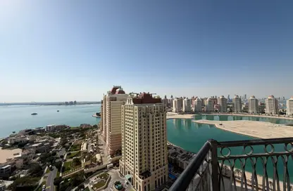 Penthouse - 3 Bedrooms - 3 Bathrooms for rent in The Garden - Floresta Gardens - The Pearl Island - Doha